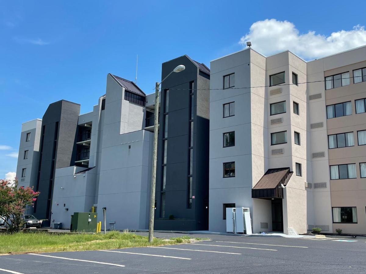 Quality Inn & Suites Spring Lake - Fayetteville Near Fort Bragg Exteriér fotografie