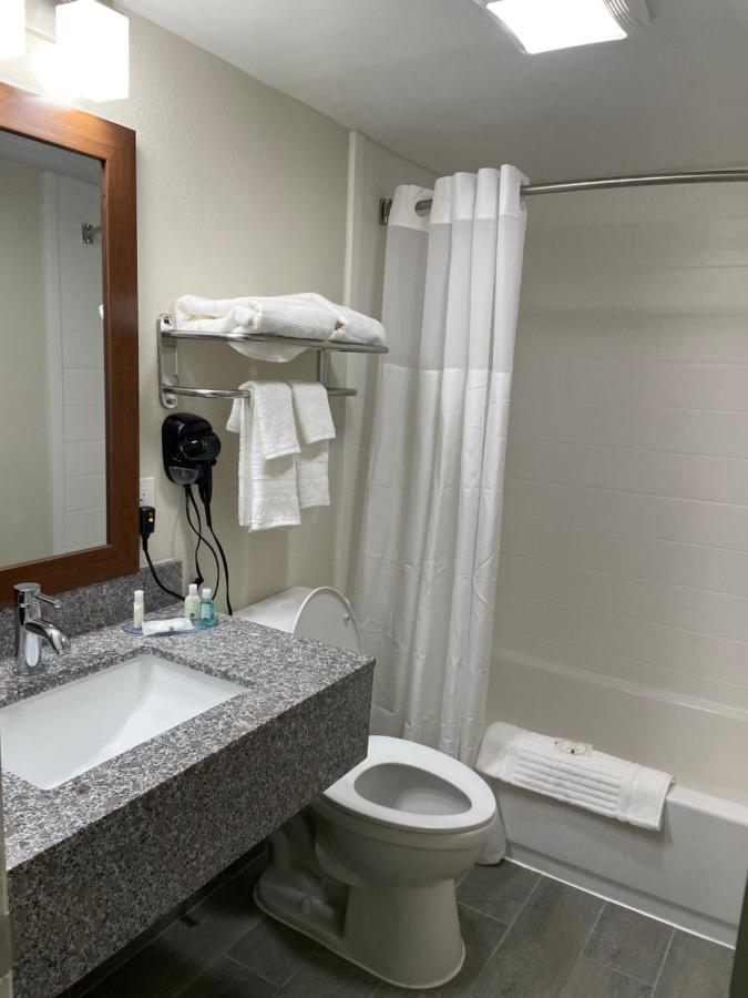 Quality Inn & Suites Spring Lake - Fayetteville Near Fort Bragg Exteriér fotografie