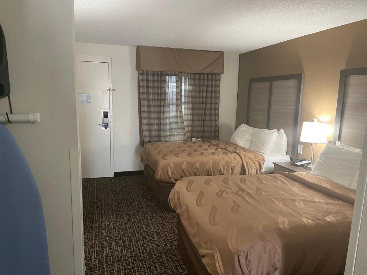 Quality Inn & Suites Spring Lake - Fayetteville Near Fort Bragg Exteriér fotografie