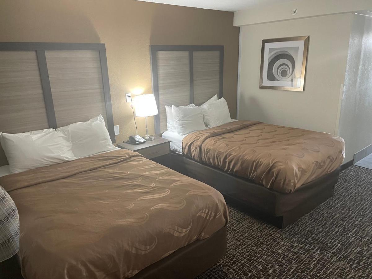 Quality Inn & Suites Spring Lake - Fayetteville Near Fort Bragg Exteriér fotografie