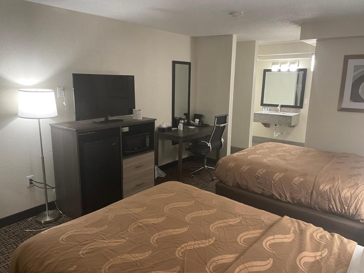 Quality Inn & Suites Spring Lake - Fayetteville Near Fort Bragg Exteriér fotografie