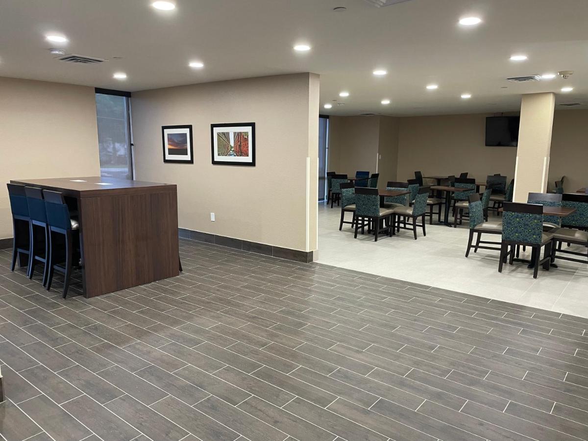 Quality Inn & Suites Spring Lake - Fayetteville Near Fort Bragg Exteriér fotografie