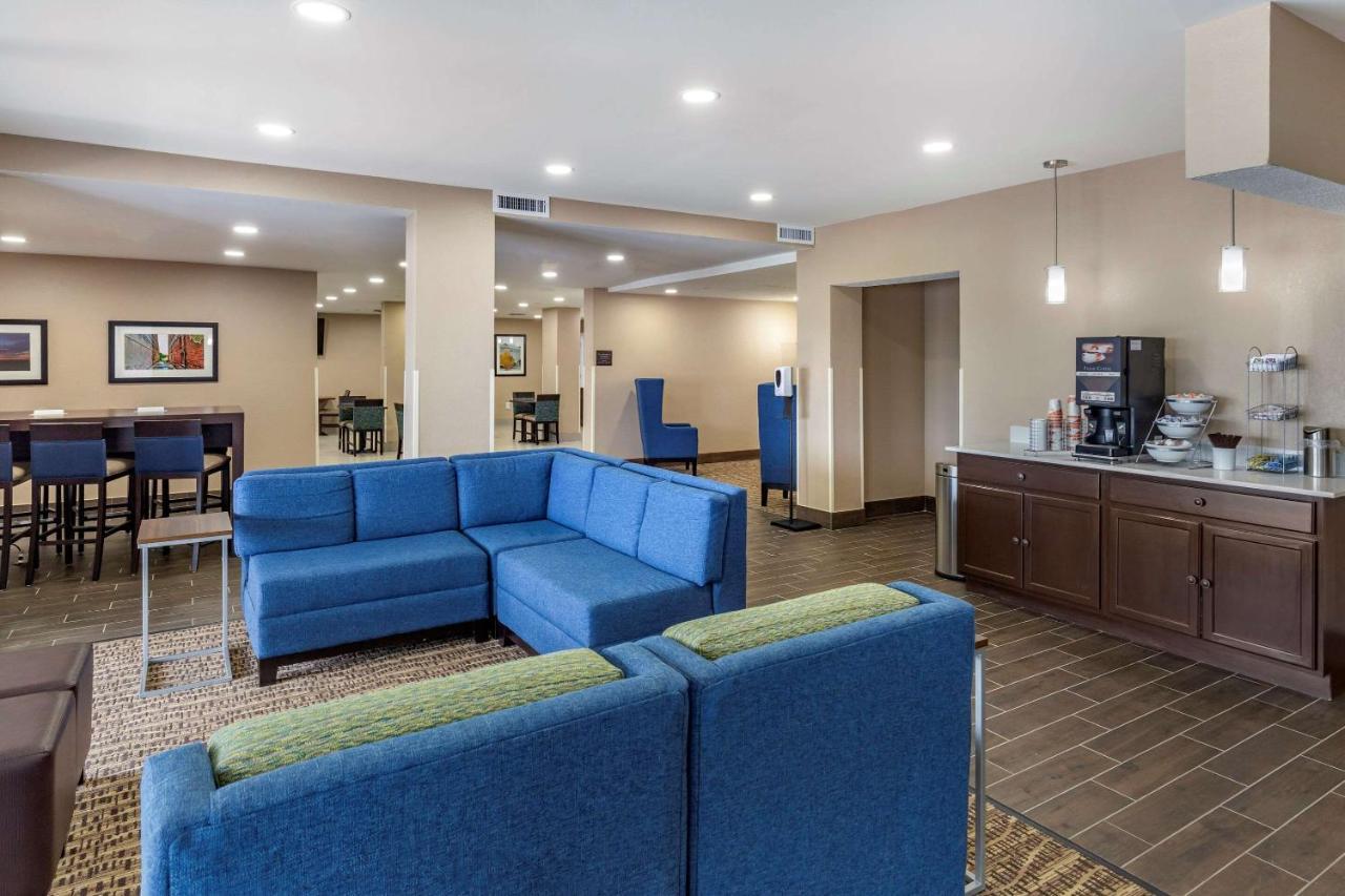 Quality Inn & Suites Spring Lake - Fayetteville Near Fort Bragg Exteriér fotografie