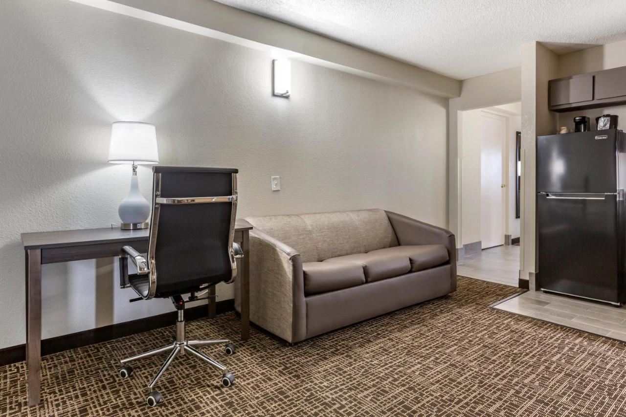Quality Inn & Suites Spring Lake - Fayetteville Near Fort Bragg Exteriér fotografie