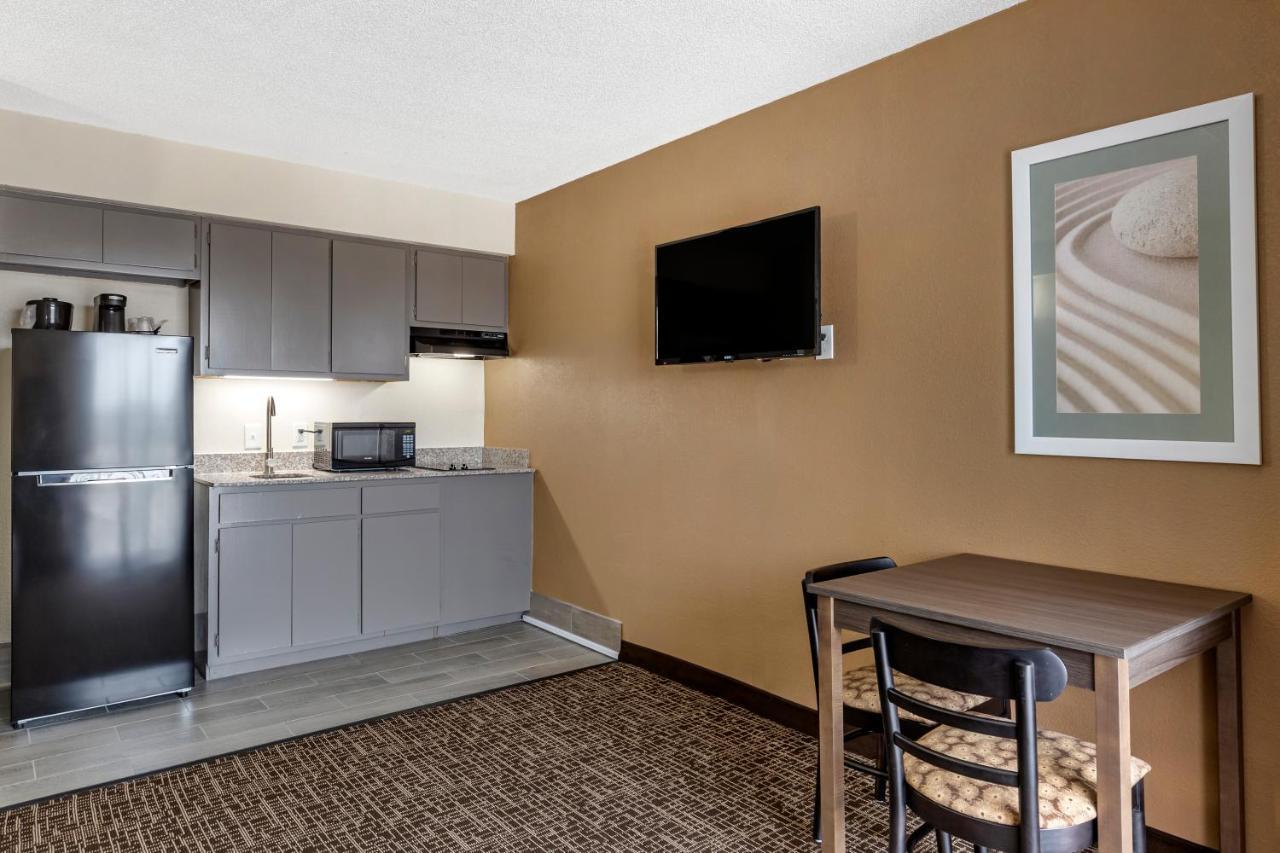 Quality Inn & Suites Spring Lake - Fayetteville Near Fort Bragg Exteriér fotografie