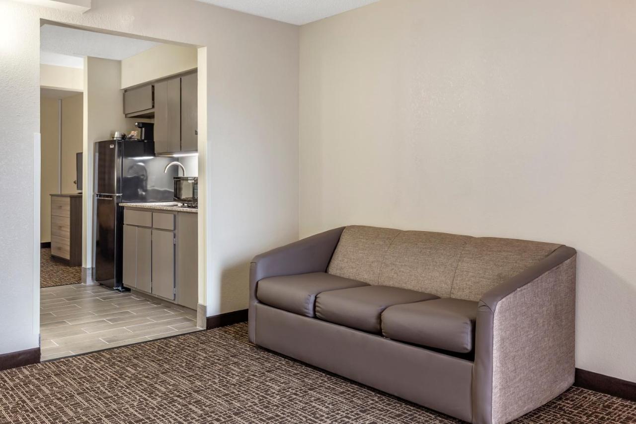 Quality Inn & Suites Spring Lake - Fayetteville Near Fort Bragg Exteriér fotografie