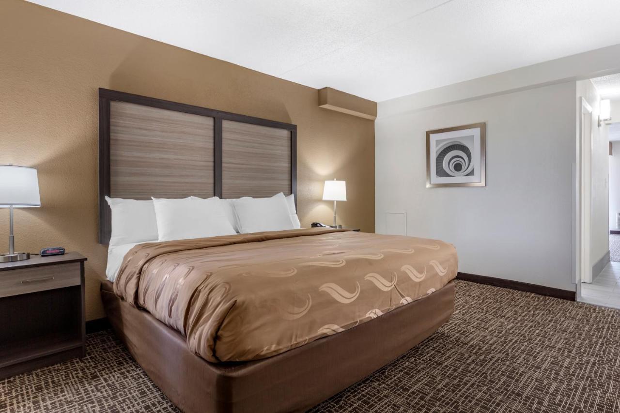 Quality Inn & Suites Spring Lake - Fayetteville Near Fort Bragg Exteriér fotografie