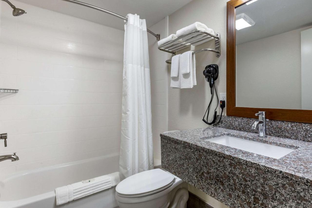 Quality Inn & Suites Spring Lake - Fayetteville Near Fort Bragg Exteriér fotografie