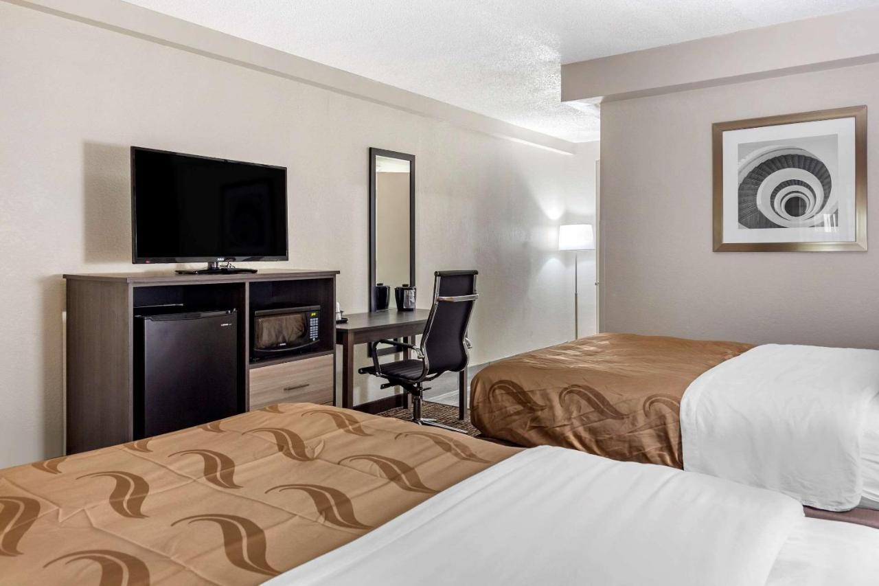 Quality Inn & Suites Spring Lake - Fayetteville Near Fort Bragg Exteriér fotografie