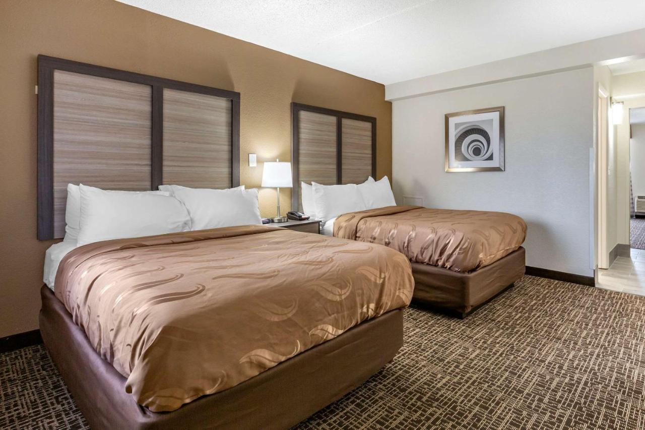 Quality Inn & Suites Spring Lake - Fayetteville Near Fort Bragg Exteriér fotografie